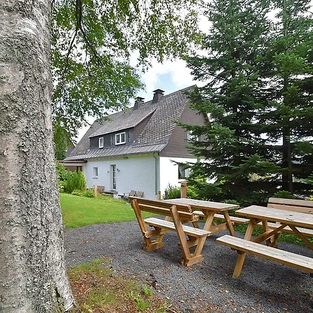 בית נופש Spacious In Neuastenberg Sauerland Near Ski Area