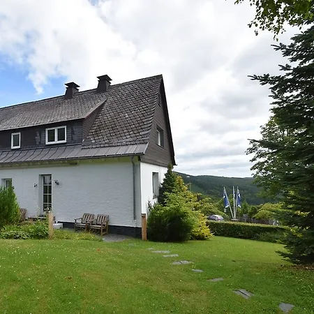 בית נופש Spacious In Neuastenberg Sauerland Near Ski Area ווינטרברג